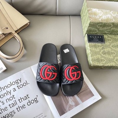 出厂： Gucci 古驰2025顶级专柜 初夏情侣新款 官网上新 独家首发 Gucci 古驰 25S 初夏情侣拖 古驰拖鞋 古驰情侣穿搭 Gucci拖鞋 Guc
