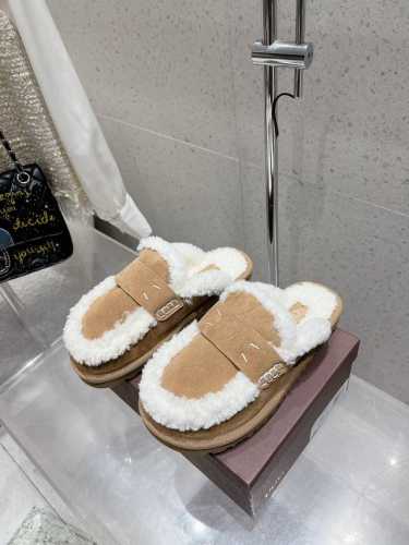 UGG 新款明星同款拼色厚底毛毛拖鞋 半拖 短靴 雪地靴 内里羊毛一体 保暖性能卓越 耐磨橡胶底 鞋子抓地力更好 拥有这一双UGG 让小脚丫在寒冷冬日始终温暖舒