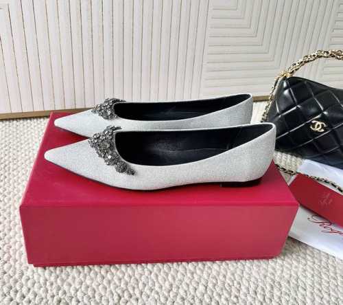 Roger Vivier RV维维亚25年早春新款 Efflorescence系列流星钻扣尖头平底高跟单鞋真丝黑 格力特银跟高:6.5cm 平底正码:35-39