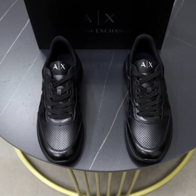 品牌：阿玛尼ARM NI 标准码：39–44 38、45定制 等级：官网同款 材料：原版牛皮面 舒适内里 轻便耐磨大底 款式类别：男士时尚休闲鞋 跑步 运动鞋