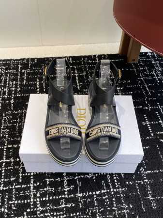 代购级拖鞋360 凉鞋390 Dior 迪奥 25Ss 春夏新款 Ivieta Dway 果冻色平底一字拖鞋 凉鞋 Cd字母Logo立体刺绣厚底圆头露趾拖鞋 原 - 点击图像关闭