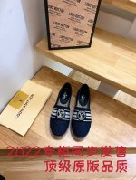 新品 Lvui Vuitton 路易威登 顶级代购货，渔夫鞋 ！HK海港城原版购入，原版一比一开发，绝对放心卖！Starboard 平面便鞋取材于丹宁字母印花牛