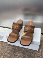 工厂p价p 迪奥 Dior 2025 春夏新款 D-Lane 果冻色镂空粗跟女鞋 Cd字母Logo五金扣低跟圆头露趾凉拖鞋 市面顶级版本 材质:鞋面进口小牛皮+