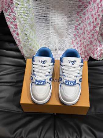 款L Trainer Maxi小胖丁休闲运动鞋，2025早春新配色，将经典 Lv Trainer 运动鞋瞩目放大，本款 Lv Trainer Maxi 运动鞋糅 - 点击图像关闭