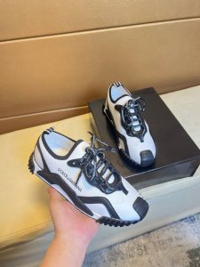独家首发 杜嘉班纳 独特现代风运动鞋 专柜代购休闲 意大利进口原版皮 猪里 拒绝脱色磨脚 鞋底 原厂特供原版底 超酷 系带走路都带风风格设计 原单品质全真皮制作