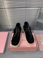 Miu Miu 缪缪新款方头厚底英伦风系带休闲鞋 此刻挚爱的概念，多元对撞，传达现代风格~ 怎么穿都好看今夏时髦精最爱 看起来不怎么舒服 上脚超级舒服 面料：进