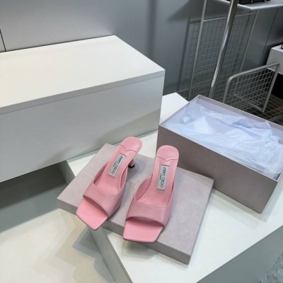 高品质出厂 顶级品质 Jimmy Choo周仰杰25春夏 Jc新款简易方头猫跟拖鞋 鞋面采用进口羊皮精心制作没有多余的装饰 简易大气 尽显时髦优雅气质 令脚下每