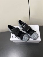 韩国小众设计师品牌OPEN YY春夏走秀款芭蕾舞鞋靴 第一眼看到这个鞋子就爱上了，带点复古味随意搭配都好看！各大网红博主都在穿它，整个鞋子非常柔软，好穿不磨脚鞋