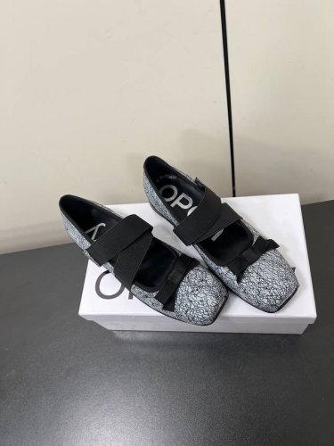 韩国小众设计师品牌OPEN YY春夏走秀款芭蕾舞鞋靴 第一眼看到这个鞋子就爱上了，带点复古味随意搭配都好看！各大网红博主都在穿它，整个鞋子非常柔软，好穿不磨脚鞋