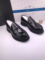 prad* 超轻厚底 亮面开边珠牛皮 商务皮鞋 进口开边珠牛皮 金属哑光色 高档亮泽 皮质柔软 舒适耐穿 不易爆皮脱层 全包羊皮内里 超轻发泡橡胶底 底型偏厚