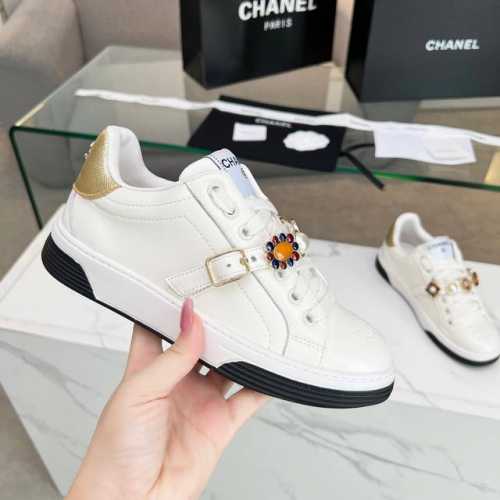 Chanel 2024新款 手工坊系列 小羊皮小圆头 可爱指数十颗星 精致山茶花五金装饰， 羊皮内里，脚感超舒服 面料：进口小牛皮 ，颜色：黑色、黑白色，粉白色
