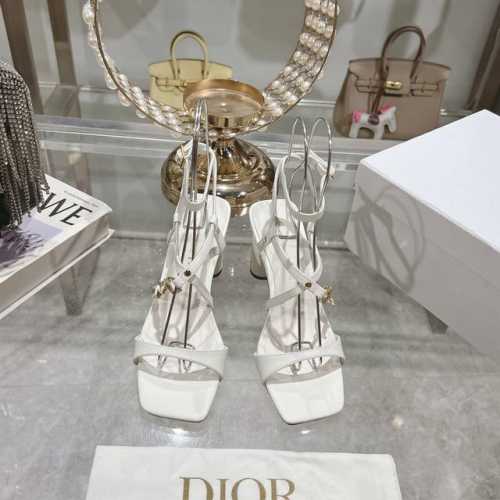 出厂 迪奥 Dior 2024春夏新款高定系列 C’Est 粗跟方头女鞋 明星同款cd字母logo五金扣高跟交叉绑带凉鞋 顶级高端版本 材质:鞋面进口小牛皮+水