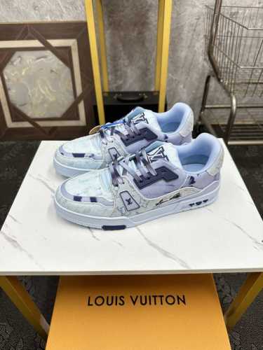 情侣款 Lv-路易威登 奢牌运动休闲鞋，进口原版牛皮材质，网布内里 高档舒适，原版大底轻盈耐磨！纯手工制作，细节决定品质！35-44。 38、45定做不退换 S