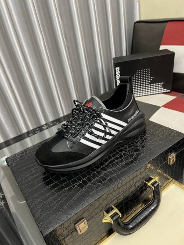 出厂价Pp： D2～独特现代风运动鞋。休闲乐福原版皮 羊里 拒绝脱色磨脚 鞋底：原厂特供原版底，超酷 系带走路都带风风格设计 超舒服耐磨原版底 。就好像实物拍摄