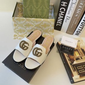 橙子出厂价p gucci 古驰 夏季新款 金属扣饰平底拖鞋 休闲凉拖 码数 35-42