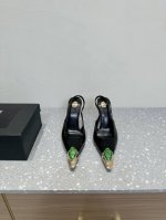 Saint Laurent 圣罗兰 25ss春夏新品 宝石尖头高跟鞋 凉鞋 单鞋 优雅大气高跟 淡淡的夏日里怎么少得了一双仙 各种小搭配起来 完全不挑脚型哦 通