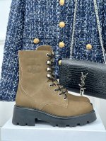 厂价 Celine｜赛琳24秋冬新品厚底踢不烂马丁靴！ 上脚超级帅气超级酷！秀气又不失帅气。配牛仔裤绝绝子绝对是今年秋冬必火的一款单品！ Go 材质： 鞋面定制
