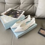 橙子出厂价P Prada 普拉达 初夏新款 尖头镂空平底凉鞋 浅口单鞋 小红书新款 初夏学院风 明星同款 Ootd穿搭 跟高：平底、6Cm 码数：34-41