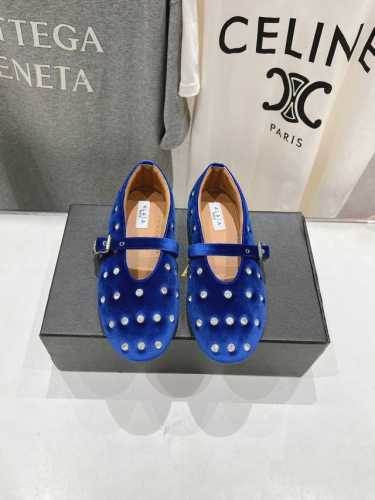高版本出厂 独家新品 Alaia 阿莱亚24ss 走秀款糖果色平底芭蕾舞鞋 最近超火的一款平底鞋 章小蕙同款 甜酷芭蕾风 人气超高的一款芭蕾舞鞋，浪漫又迷人 舒