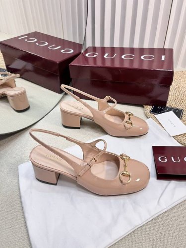 G家新款Gucci马衔扣露跟浅口后系带凉鞋粗跟漆皮凉鞋真皮大底底 橡胶底 跟高：6cm 配码：35-42 41 40 42定做不退换 包装：原版全套红色包装