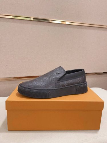 工厂价 Louis Vuitton 路易威登 Lv 顶级新款专柜同步发售，鞋面意大利进口头层牛皮，全进口羊皮内里，完全1比1复刻，鞋底：原厂特供原版底，独家活动