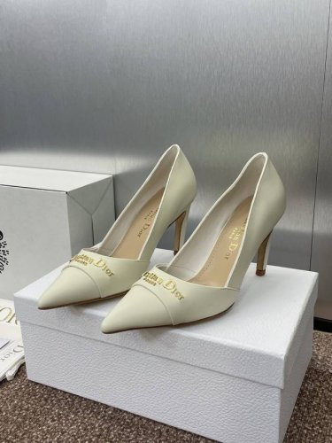 工厂p价p 迪奥 2025春夏高定系列新款 My Dior 低跟尖头女鞋 Cd字母Logo五金扣细跟单鞋 材质：进口开边珠牛皮 小牛皮 环保透气科技面料+水染羊