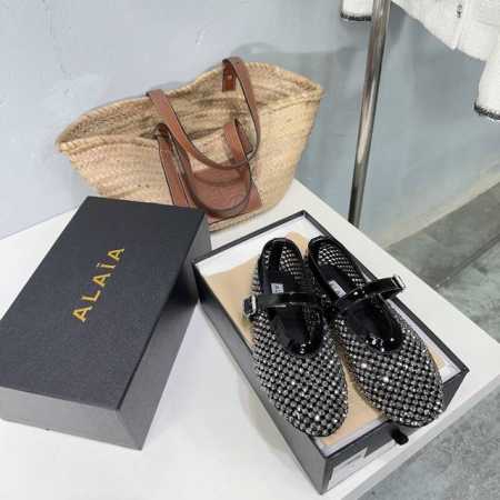 高品质出厂网钻 ！ALAI*24春夏钻面圆头平底单鞋！最新春夏时装秀新款系列平底芭蕾舞鞋！法国高端一线高定品牌！时尚界最后的手艺人 只忠于展现女性身体曲线的裁剪 - 点击图像关闭