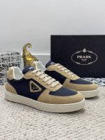出厂价P 实价 高端精品-普拉达~男鞋官网经典最新款上市了1：1复制，香港专柜同步，走秀同台；全部采用磨砂牛皮进口柔软舒适羊皮内里、特质大底原版1:1防滑耐磨；