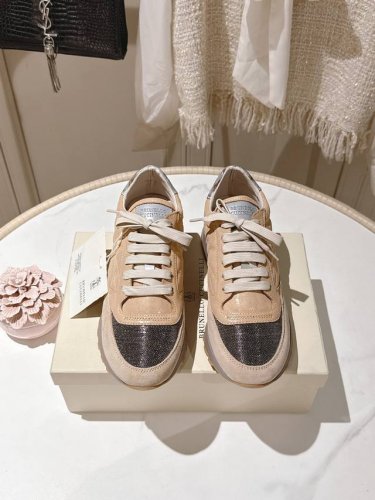 Brunello Cucinelli 新款Bc经典休闲鞋运动鞋系列单鞋 Bc绣花乐福鞋 bc是意大利知名品牌 极简主义风格 复古又高级 简约又大气 属于非常耐看