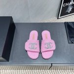 出厂： 独家顶级版本 Chane*L小香2025Vs爆款凉鞋系列 格雷特标凉拖 定制皮面、颜色、定制独特的穿皮条复杂工艺、米兰走秀主推款，超火爆. 高级手工系列