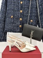厂价 valentino 华伦天奴25Ss春夏 新品蝴蝶结高跟凉鞋 高辨识度的个人风格靠拢 立体镂空蝴蝶结装饰灵动又温柔 方跟设计舒适度超好搭配 vlogo标志