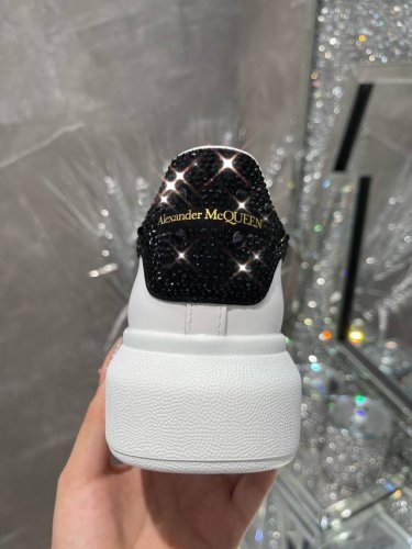 新款 钻尾 羊皮里 女 男 码数34-40 新款 钻尾 牛皮里 女 男 码数38-44 麦昆高品质顶级版Alexander Mcqueen 经典明星爆款百搭小白