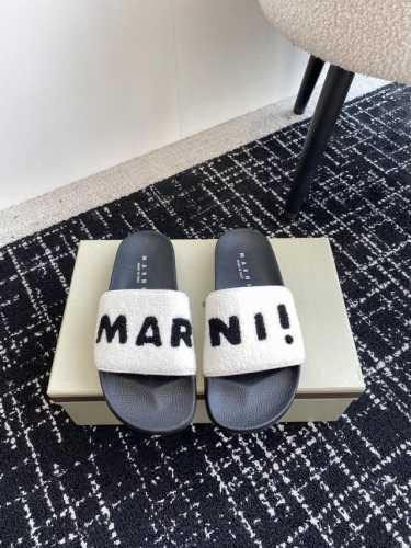 代购级 marni 夏季新款 情侣鞋 凉拖鞋 夏天该有的气息 一字拖必备单品清单 百搭款谁穿谁美 夏日最耀眼超完美的细节 绝不辜负你们的期待 鞋面 进口羊毛 跟