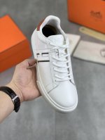 工厂P价P 实价 Hermes 爱马仕 -高端品质 原单 -鞋面：小牛皮、激光打孔品牌图腾工艺、鞋口松紧伸缩带、鞋舌丝印品牌Logo -内里：进口牛皮 -大底：
