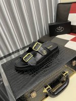 出厂价Pp： Pradr-普拉达 奢牌休闲拖鞋，进口原版羊皮，羊纹内里 高档舒适，原版大底轻盈耐磨！纯手工制作，细节决定品质！38-443款可选