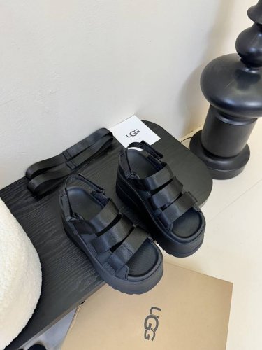 ugg新款厚底小网红凉鞋 小胖丁嘟嘟拖 单鞋 配刺绣百搭时尚 一次成型11Cm大底防滑耐磨 Size 35-40