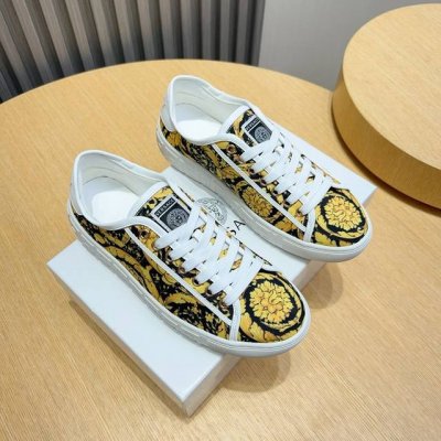 实价 Versace 范思哲男士新款上市 原单品质 官网同步鞋面选用原版电绣飞织头层羊皮垫脚，完美造型顶级品质，橡胶耐磨大底，鞋型饱满，立体感十足超级百搭 高档