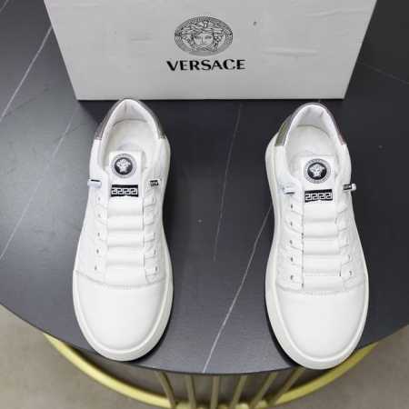 出厂价： 品牌：范思哲 标准码：男码38 44 45可以定做 等级：官网同款 高品质男鞋 材料：原版皮料材质 搭配舒适透气内里 原版防滑耐磨橡胶轻便大底 款式类 - 点击图像关闭