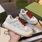 冲量价: 顶级版本原版购入开发做货，品质100 99.99免检.淡季跑量价 这款运动鞋采用Gg帆布材质。紫色皮革细节以鲜明对比为单品增加深度，细节更显丰满 ！