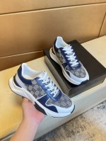 古奇 顶级代购男士2024Hk专柜同步发售。鞋底：原厂特供原版底，独家活动成型底超级舒适，原厂跟单货搭配制作，羊里细节决定品质、我们只为用心做好鞋，可随意进出专