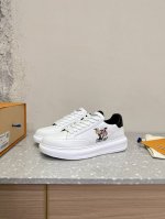 Louis Vuitton 25ss新款 路易威登 小白鞋 休闲鞋 运动鞋驴牌LV路易威登为环保设计情侣鞋Charlie 与Squad运动鞋侧身超大LV log