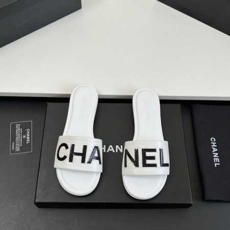 顶级代购版本 跑量款不议价 Chanel香奈儿糖果拼色真皮电绣字母皮扣拖鞋！小香的鞋子从来不会让你失望，最懂女人心，这双拖着实有点惊艳’‘上脚好看时髦又好穿#脚 - 点击图像关闭