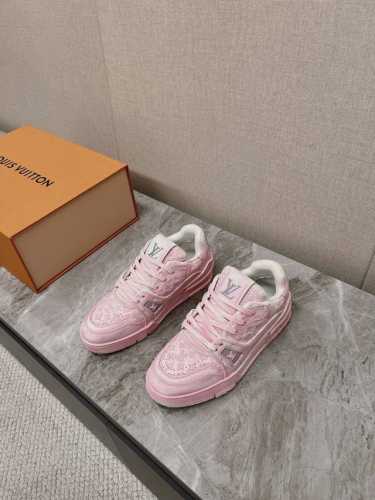 顶级版本情侣款 Louis*Vuitto* Lv Trainer 运动鞋 历时一个月爆拆开发 大底和面料私模 鞋面更是报废了三套模具 才完美调整至原版一致较果