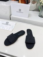 纪梵希2005拖鞋风格 时尚潮流 时尚达人专配凉鞋 简约不简单 面料 纪梵希材 内里 羊皮 大底 橡胶材质 码数35 41 42 43订做不退放 出厂价p