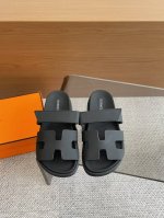男10 ΗERMES 爱马仕春夏经典情侣款 Chypre 二舅拖鞋 上脚简直不要太舒服 为夏天做准备的一双拖鞋高端品质 对准专柜品质 原版水台原版开模TPU、防