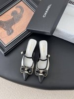 P380 Chanel Vintage中古系列凉鞋 简约而不简单的款，上脚特别显脚细。 鞋面定制面，内里垫脚羊皮，加厚真皮大底。 跟高5 Size:35-39