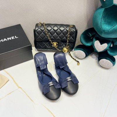 ，Chanel芭舞蕾鞋，官同网步， 登机鞋 舞蹈鞋 开车鞋 休闲鞋， 上脚舒服的一款 ，柔软口进绵羊皮，鞋头内里羊绵皮 ，还可折叠存放，5色可选 黑色 粉色