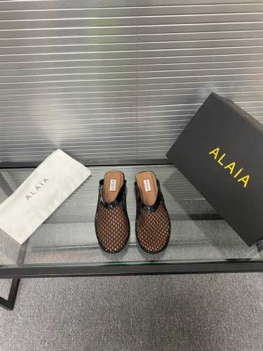 网纱半拖款！！！ Alaia 走秀款平底芭蕾舞平底单鞋！ 甜酷芭蕾风，人气超高的一款芭蕾舞鞋，浪漫又迷人舒适百搭。 原版订制牛皮施华钻 面料， 羊皮内里，私模橡