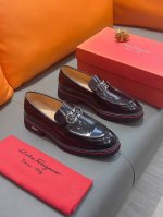 商品名称：Ferragamo 菲拉格慕 正规码数: 39-44 38，45，46，47定做 西装鞋 商品材料：精选 头层牛皮鞋面，进口羊皮内里；原厂大底。