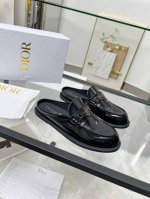 DIOR CHRONO 迪奥高版本24ss专柜新品. 原版购入. 原版开发1:1做货. 耀眼经典百，集优雅复古可爱于一身。 材质 面料：进口开边珠 内里